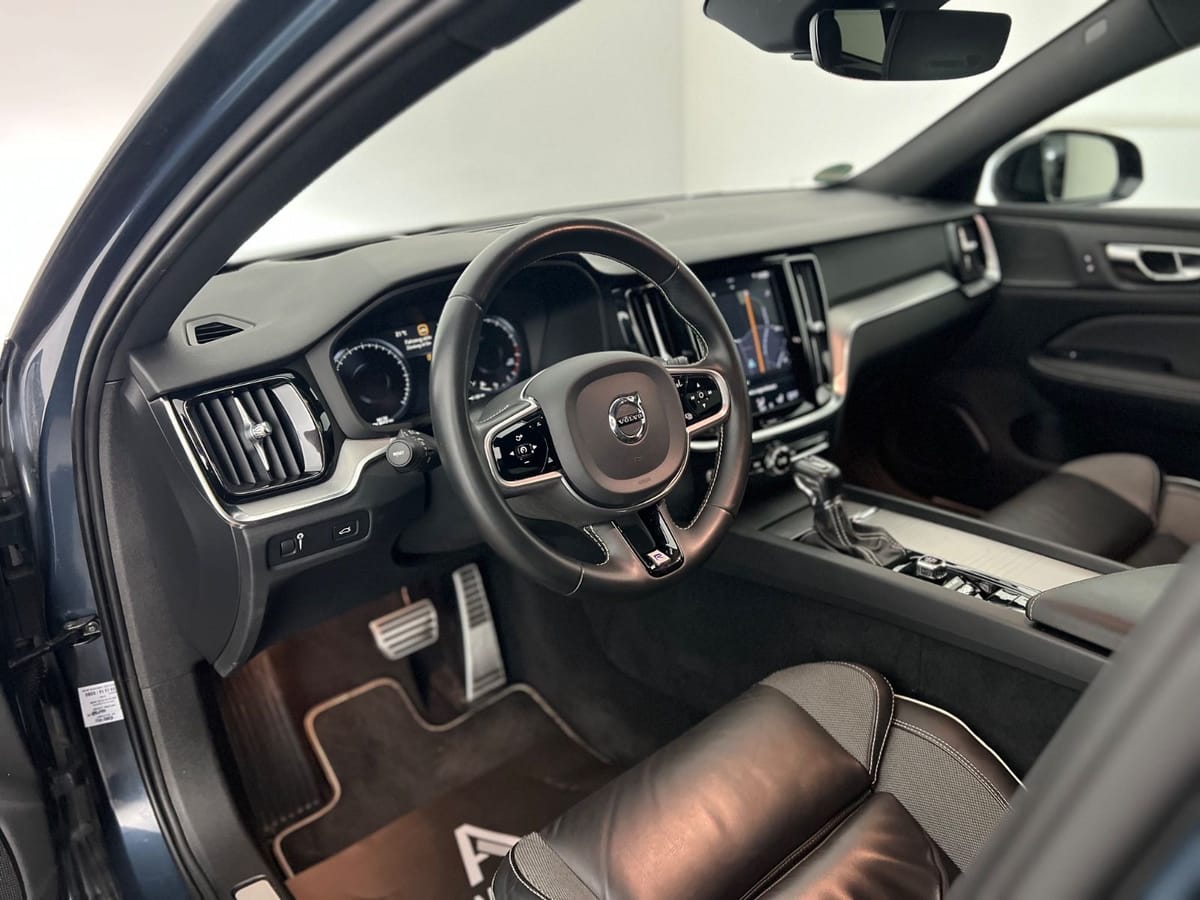 Volvo V60 R Design 310PS NUR 96.tKM 2.HD HK foto 16