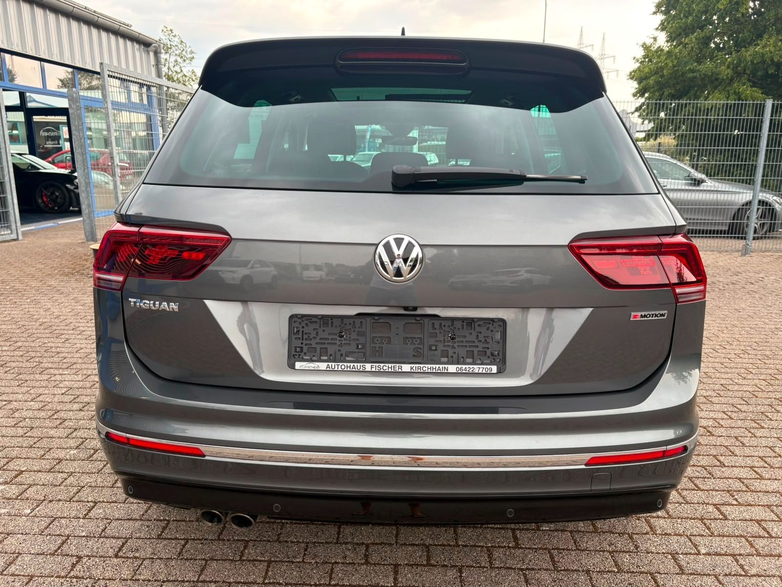 Volkswagen TIGUAN 2.0 TDI DSG 4M HIGHL. R LINE PSHD LM20 foto 2