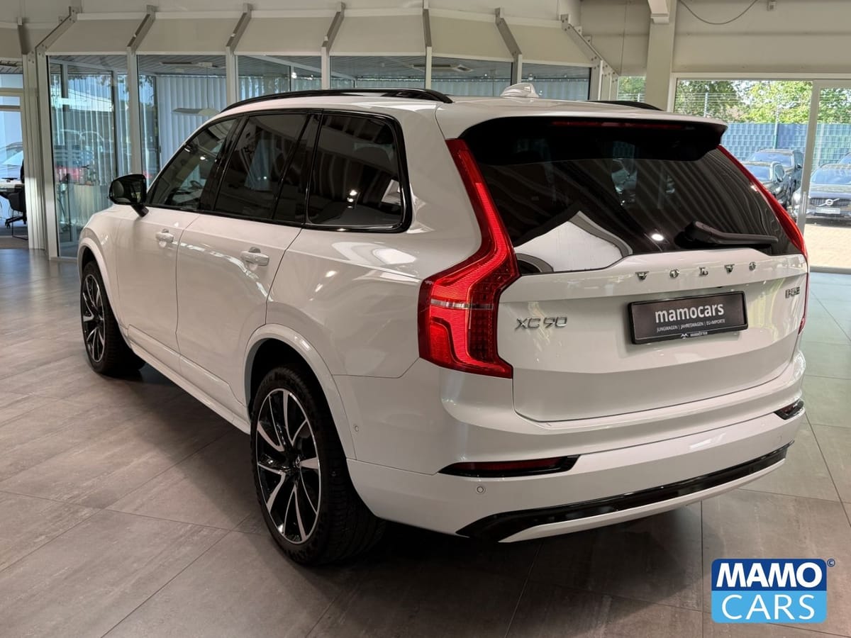 Volvo XC90 B5 AWD Ultimate Dark 7-Sitzer 0,99% AHK 360 foto 4