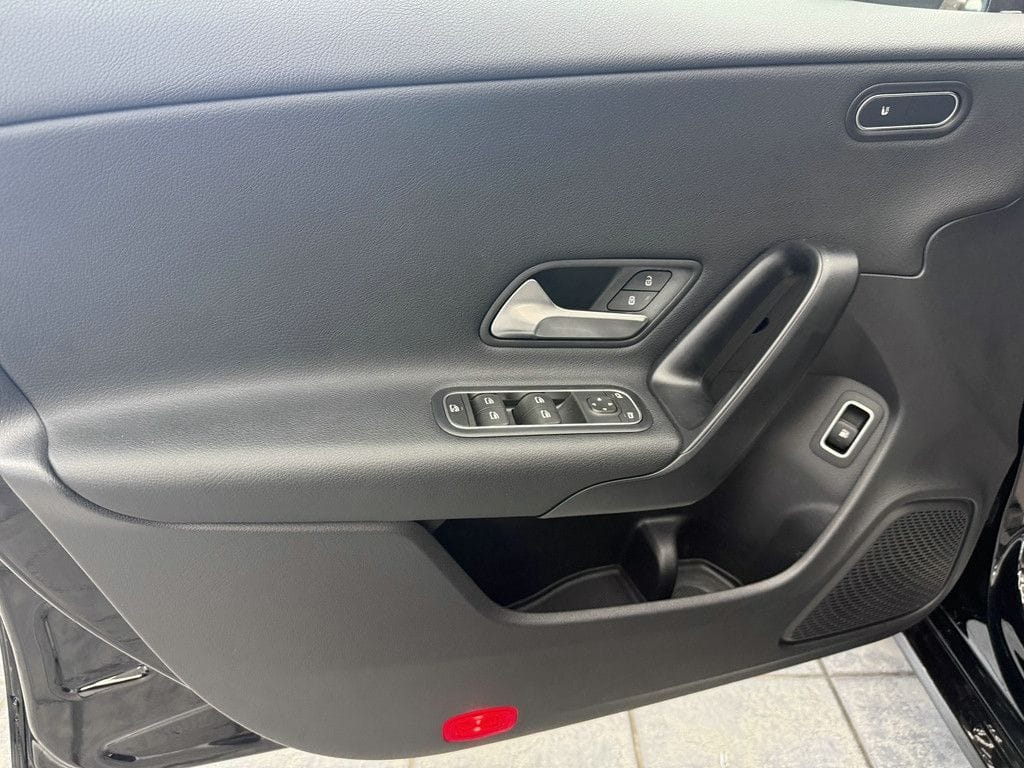 Mercedes-Benz CLA 250 Shooting Brake e, 1.Hd., Leder, MBUX foto 16