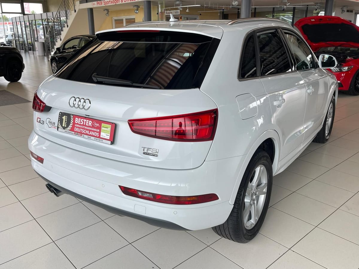 Audi Q3 2.0 TFSI quattro Sport DSG Navi LED Pano AHK foto 5