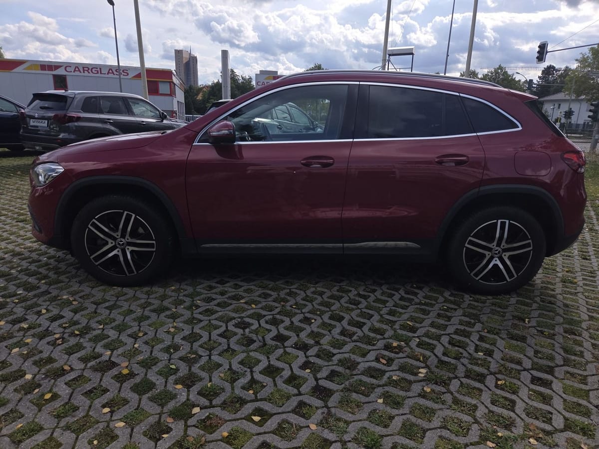 Mercedes-Benz GLA 250 e Progressive LED HP MBux Navi Spur foto 4
