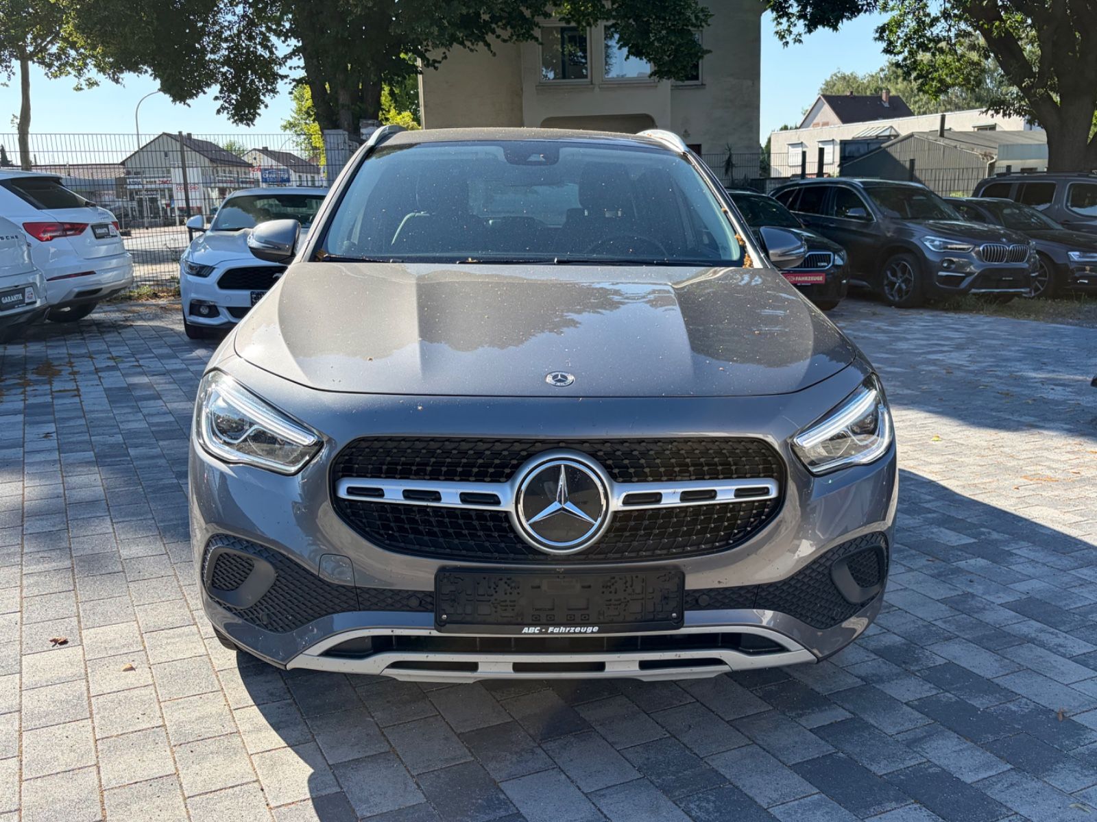 Mercedes-Benz GLA 180 d 1.Hand / HU NEU / MB Scheckheft foto 2