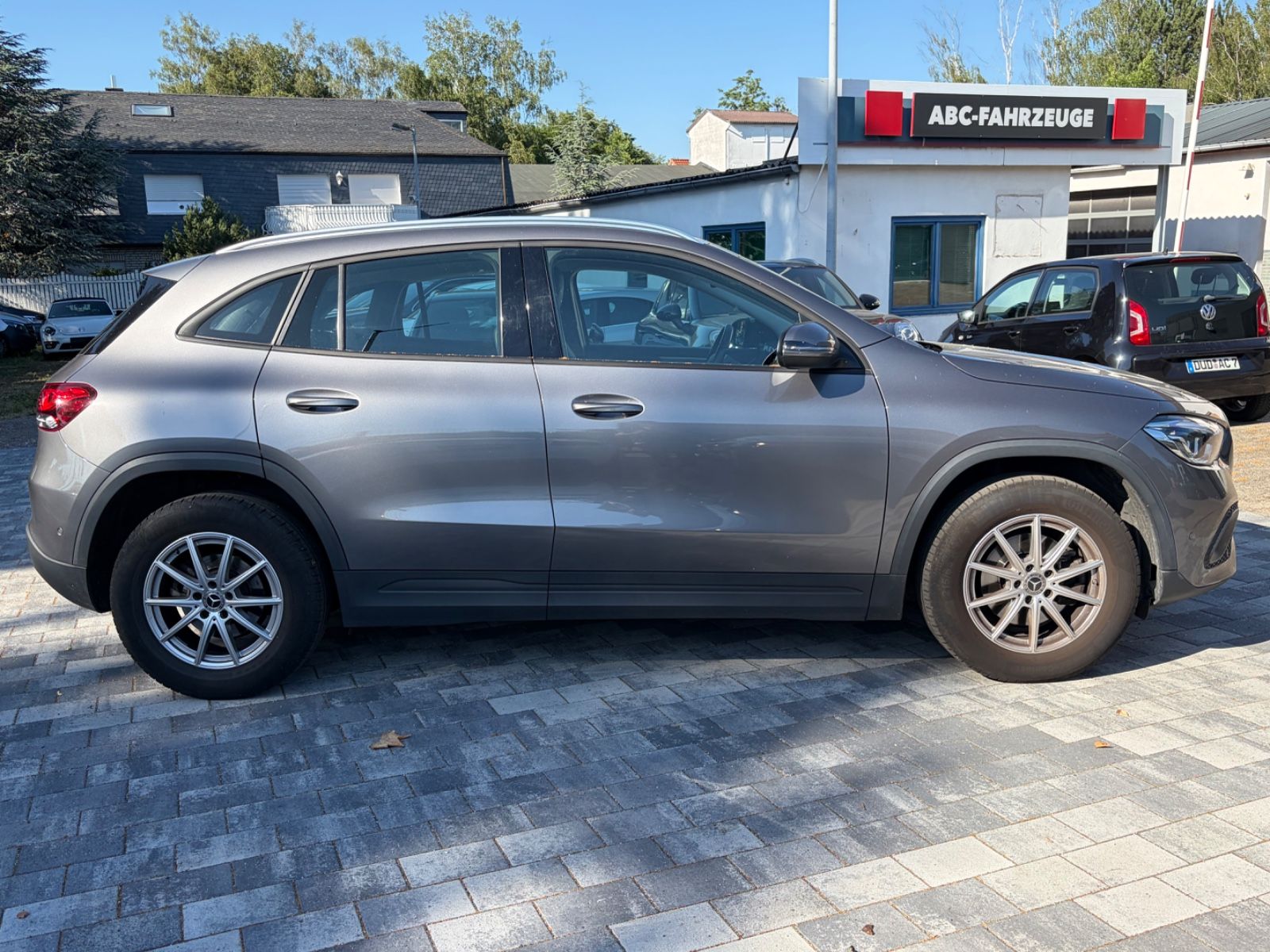 Mercedes-Benz GLA 180 d 1.Hand / HU NEU / MB Scheckheft foto 4