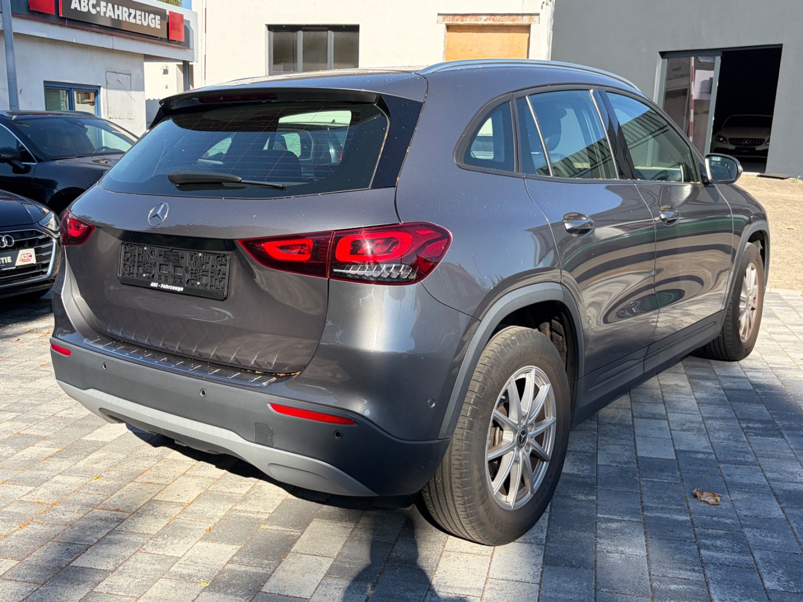 Mercedes-Benz GLA 180 d 1.Hand / HU NEU / MB Scheckheft foto 5