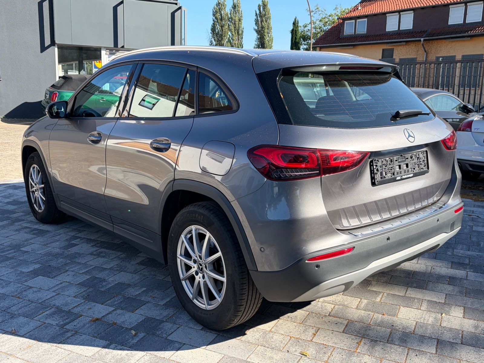 Mercedes-Benz GLA 180 d 1.Hand / HU NEU / MB Scheckheft foto 7