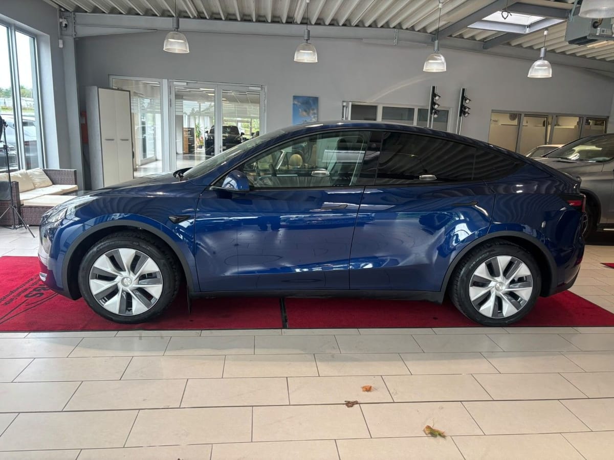 Tesla Model Y Long Range RWD foto 2