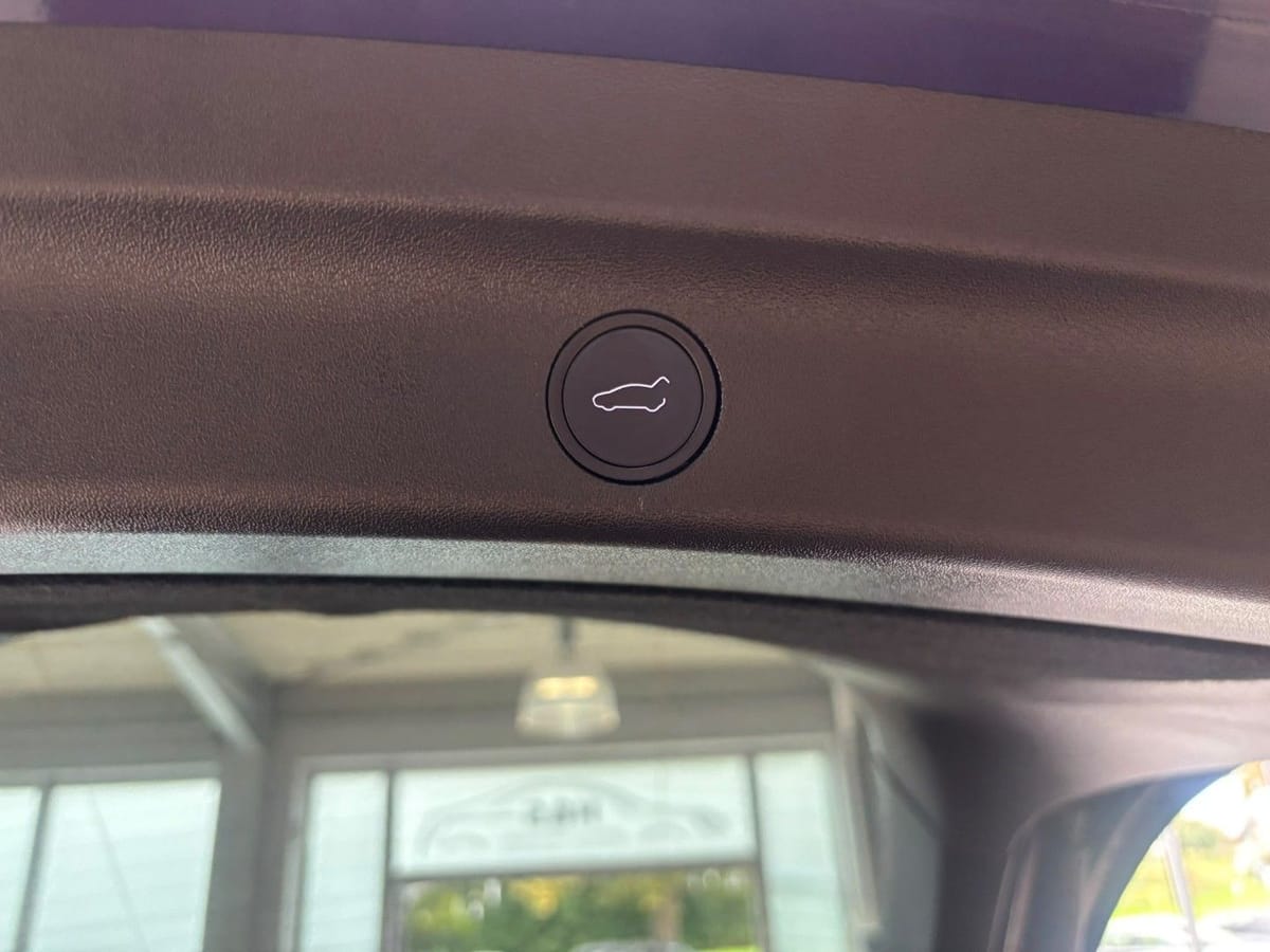Tesla Model Y Long Range RWD foto 11
