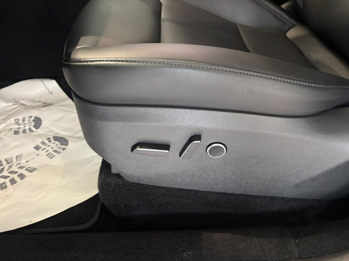 Tesla Model Y Long Range RWD foto 14