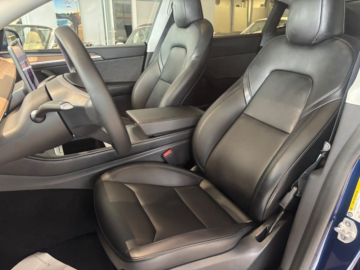 Tesla Model Y Long Range RWD foto 15