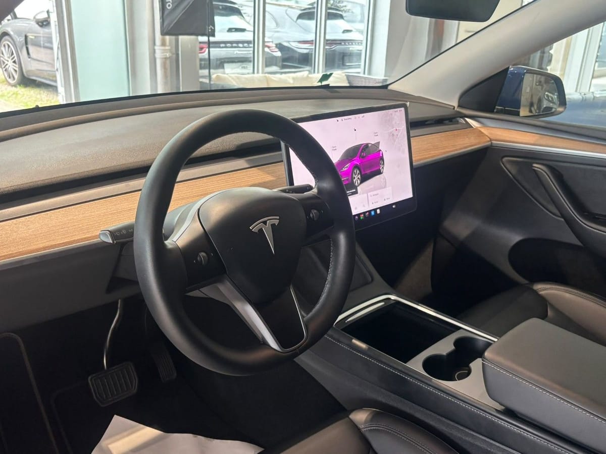 Tesla Model Y Long Range RWD foto 17