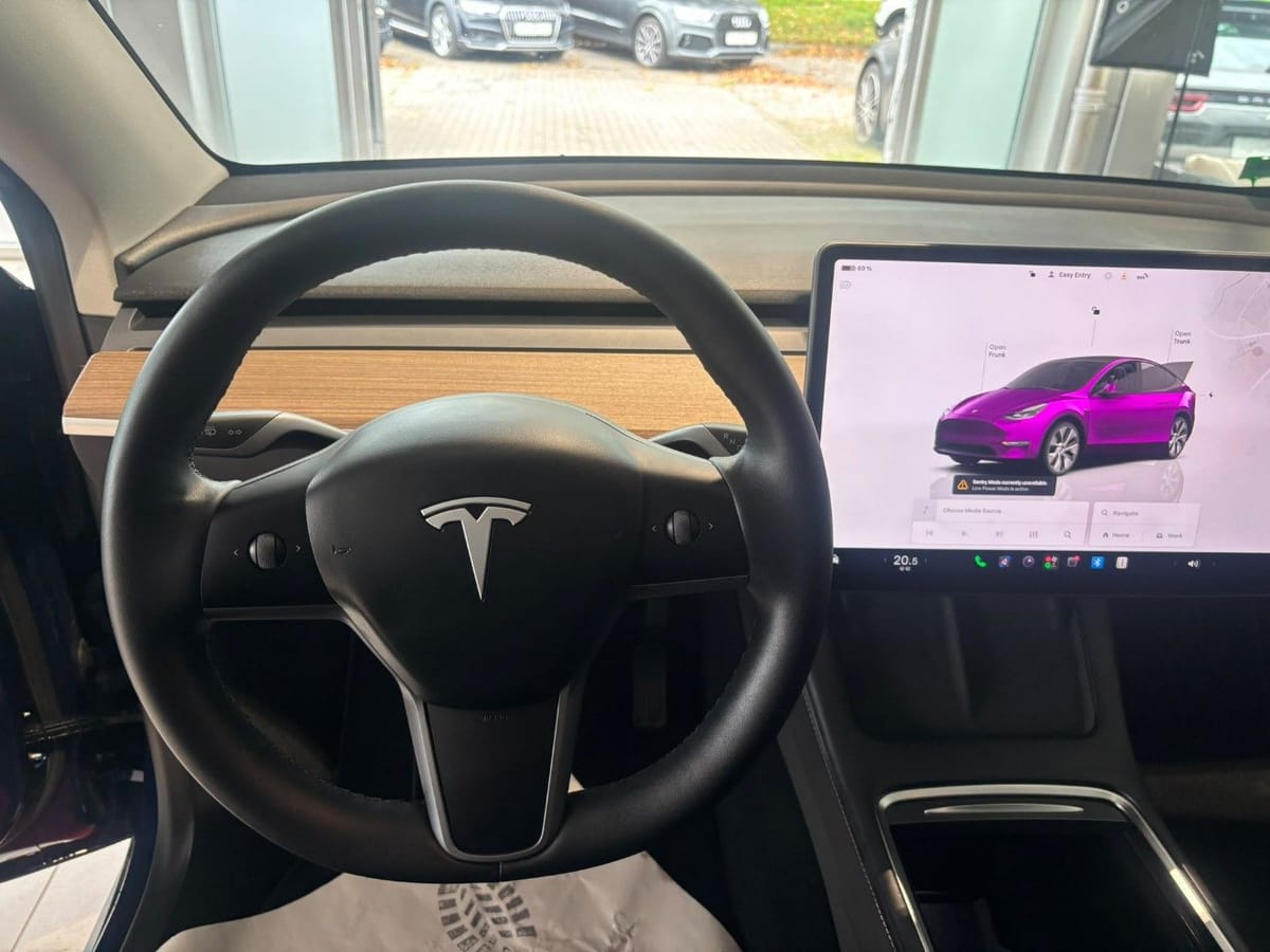 Tesla Model Y Long Range RWD foto 18