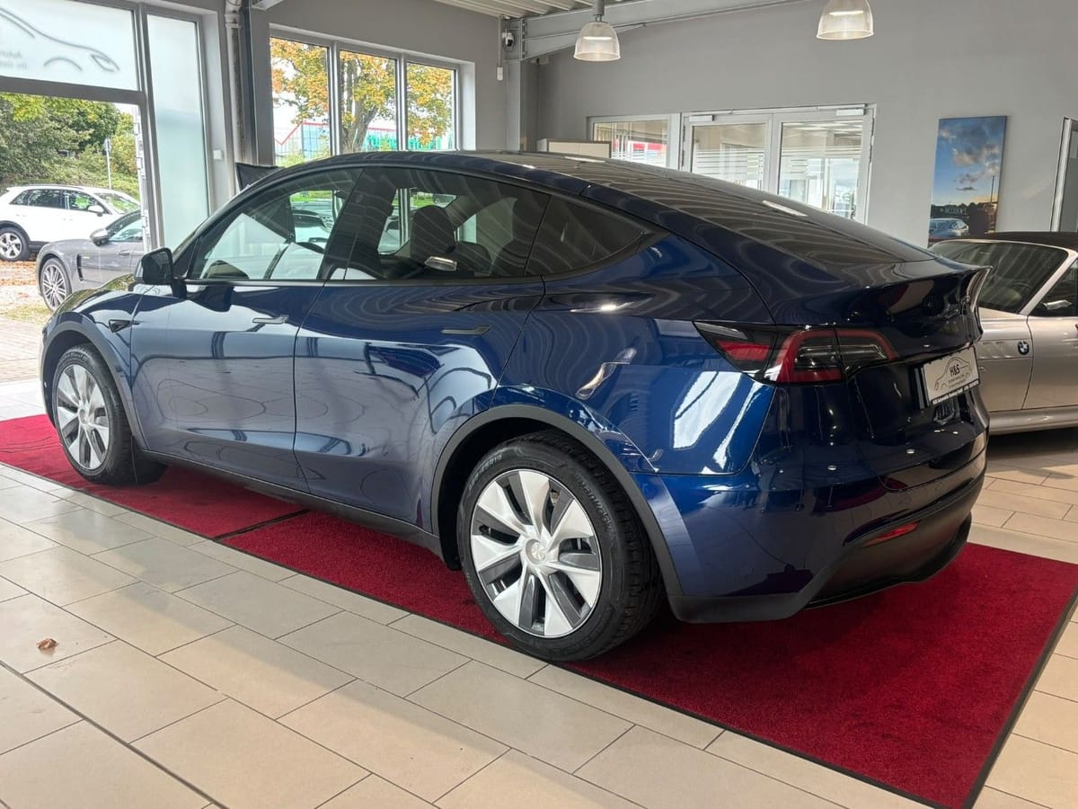 Tesla Model Y Long Range RWD foto 3