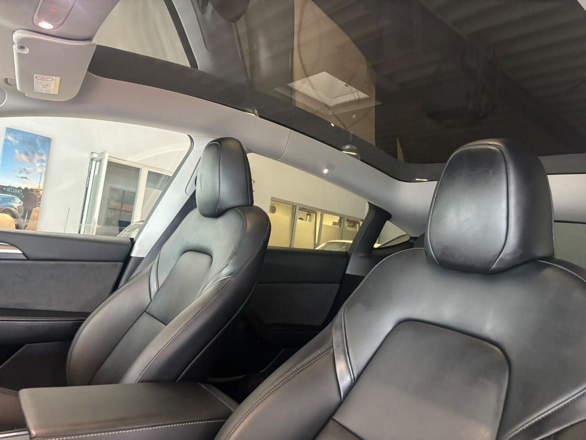 Tesla Model Y Long Range RWD foto 25