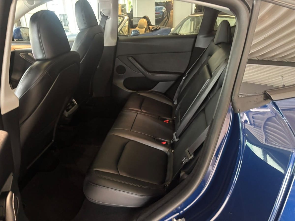 Tesla Model Y Long Range RWD foto 9