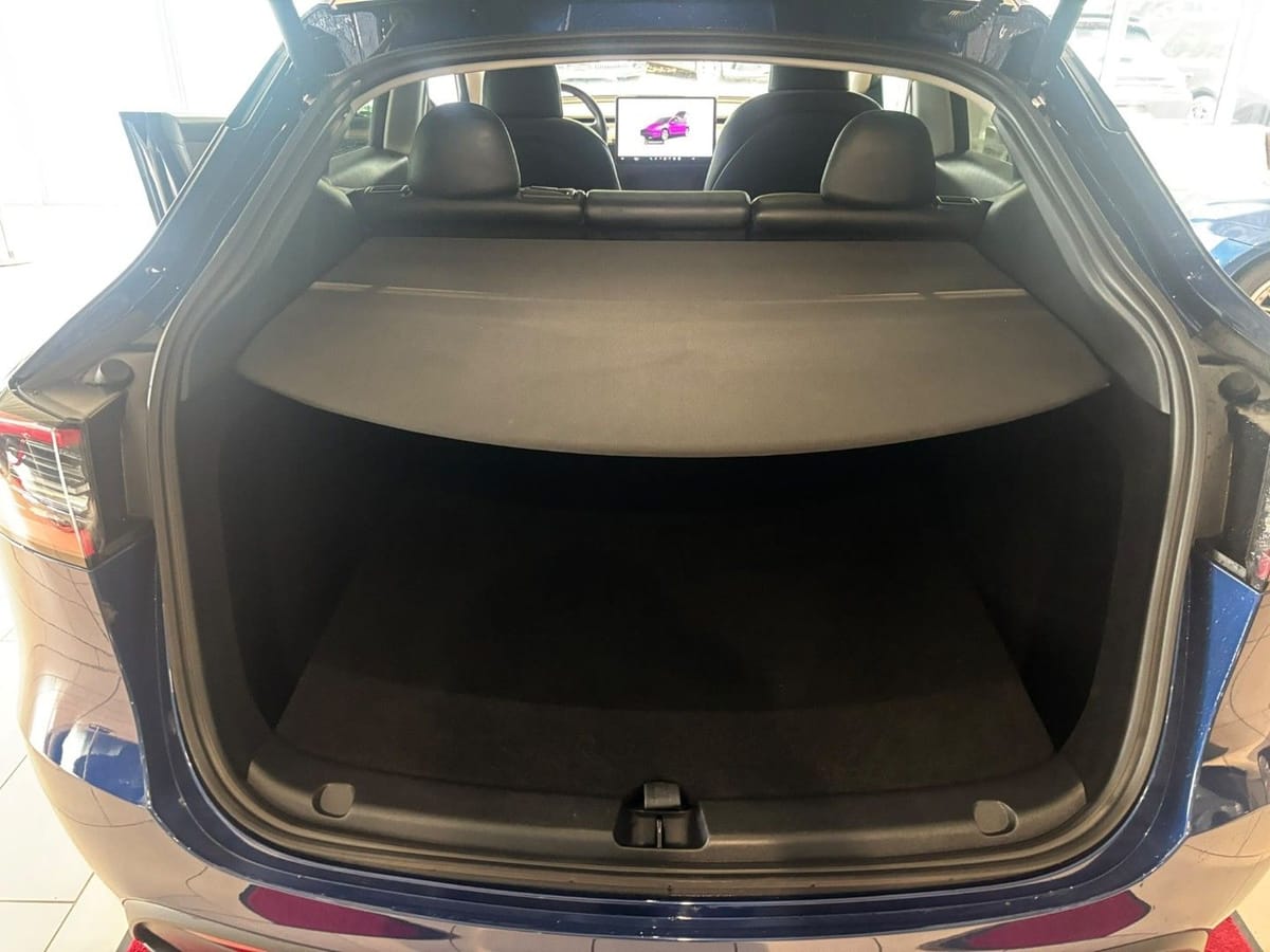 Tesla Model Y Long Range RWD foto 10