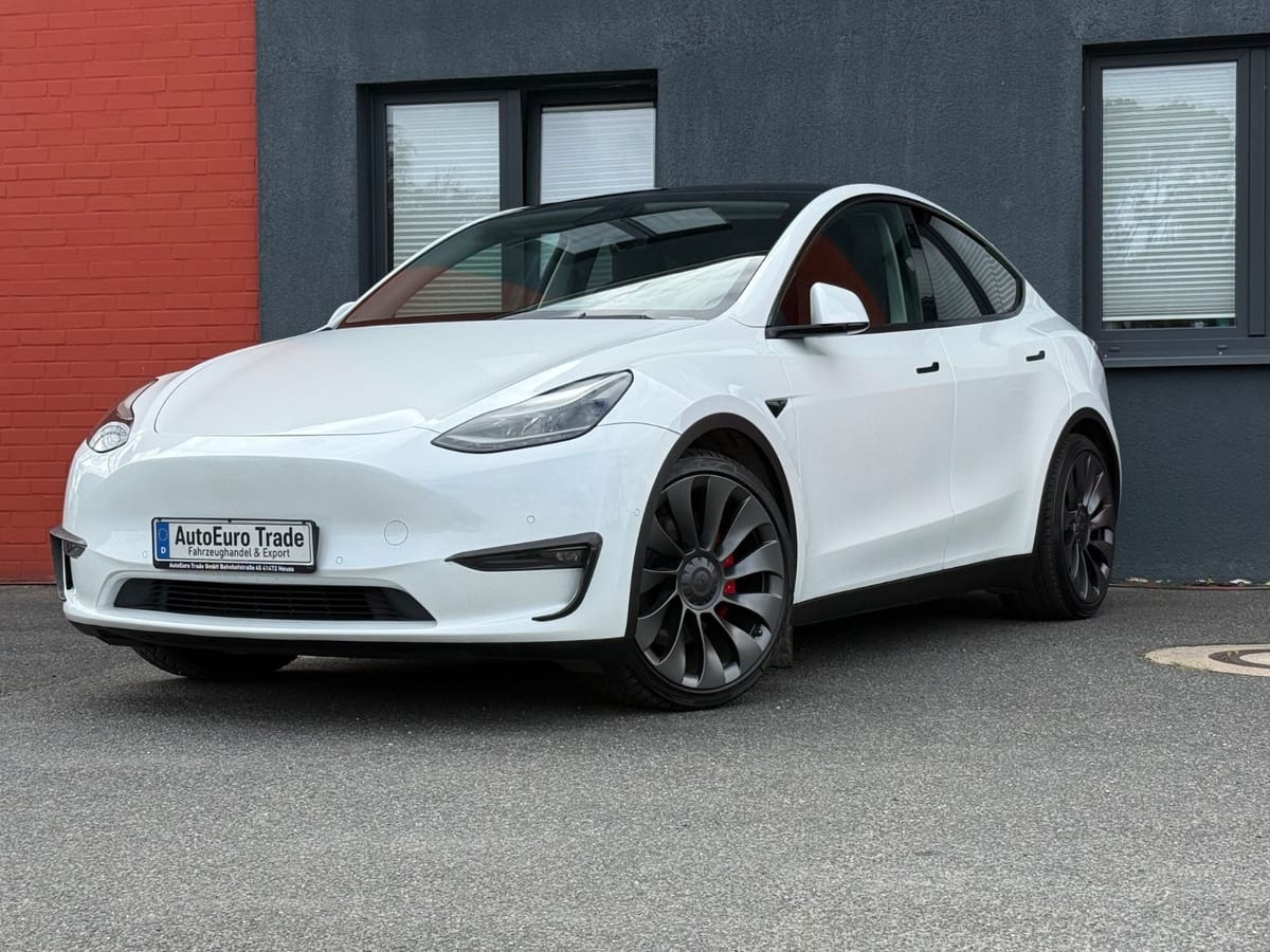 Tesla Model Y Performance Dual AWD SOH 91,4% NEU TÜV foto 4