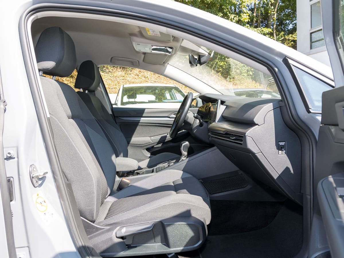 Volkswagen Golf VIII 1.0 TSI ACTIVE NAVI AHK GJ-REIFEN ACC foto 3