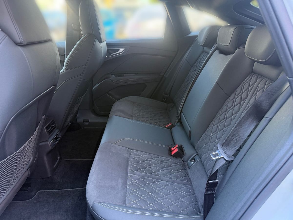 Audi Q4 e-tron Sportback quattro *KAMERA*BLACKSTYLE*P foto 9