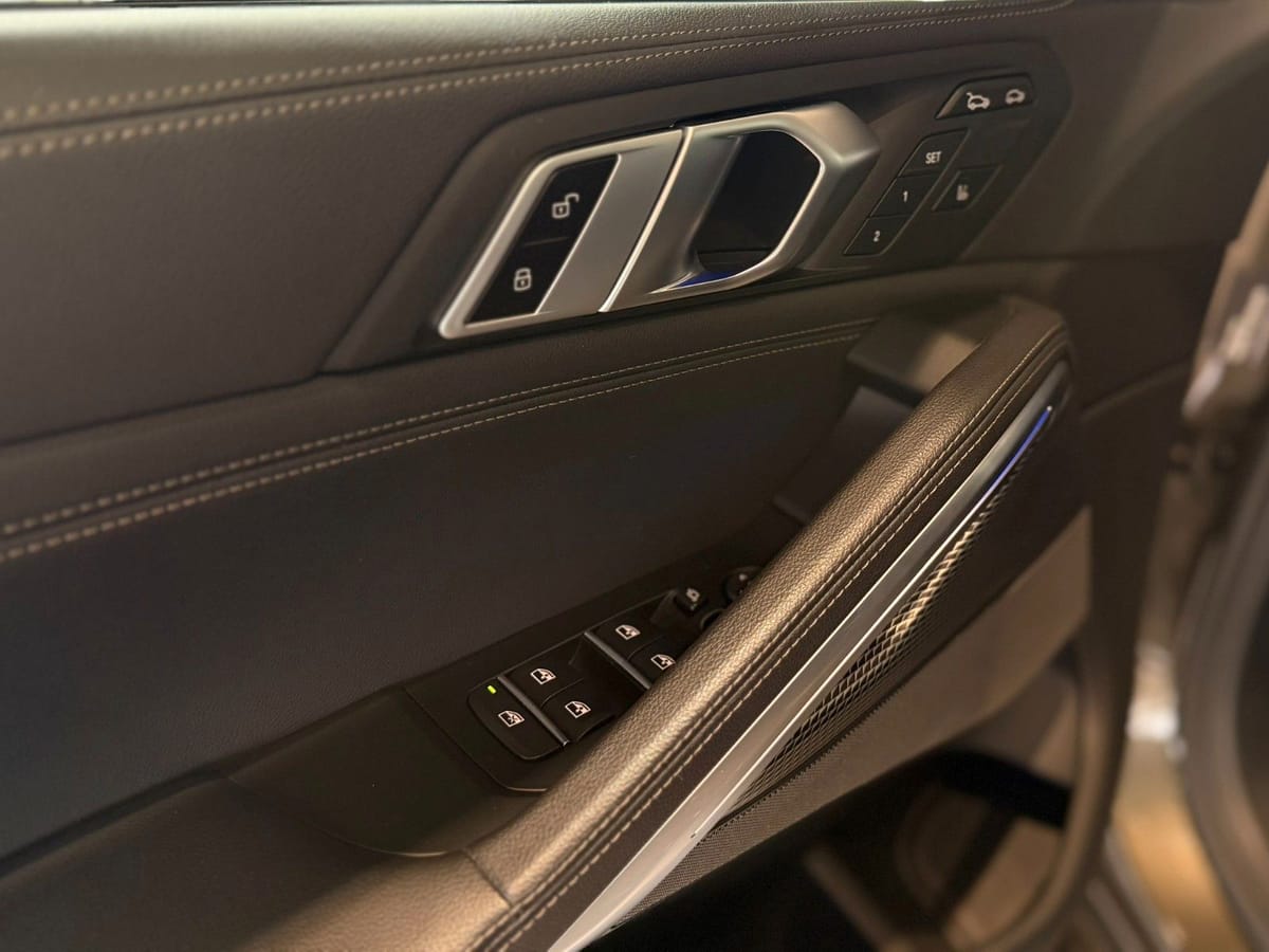 BMW X6 M50 i*Ambiente*Pano.*AHK*HUD*360°*H/K* foto 12