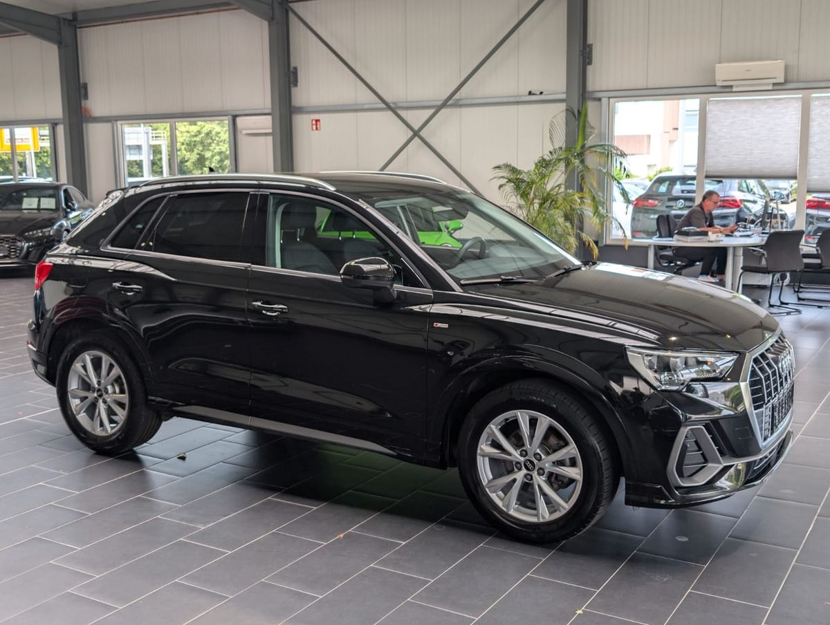 Audi Q3 35 TDI S line foto 5