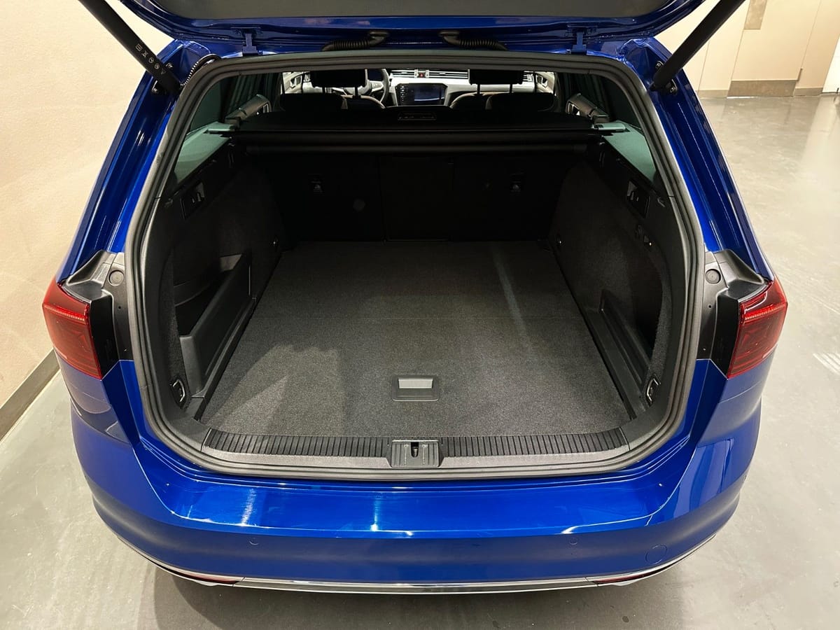 Volkswagen Passat Var. R-Line 4M SLS-TUNING 1.HD 360° STHZ foto 15