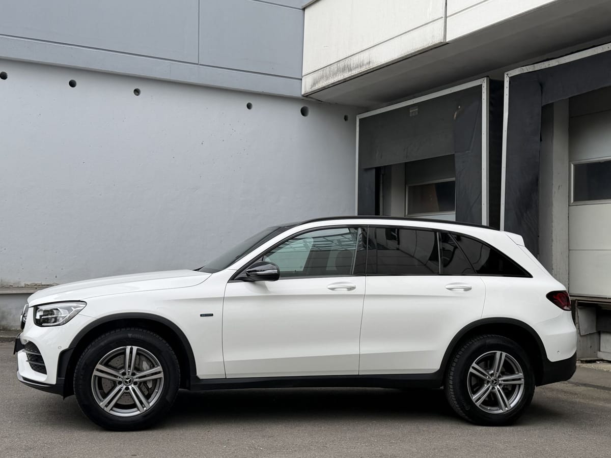 Mercedes-Benz GLC 300 e 4M AMG Night LED Pano MBUX Rü-Kamera foto 3
