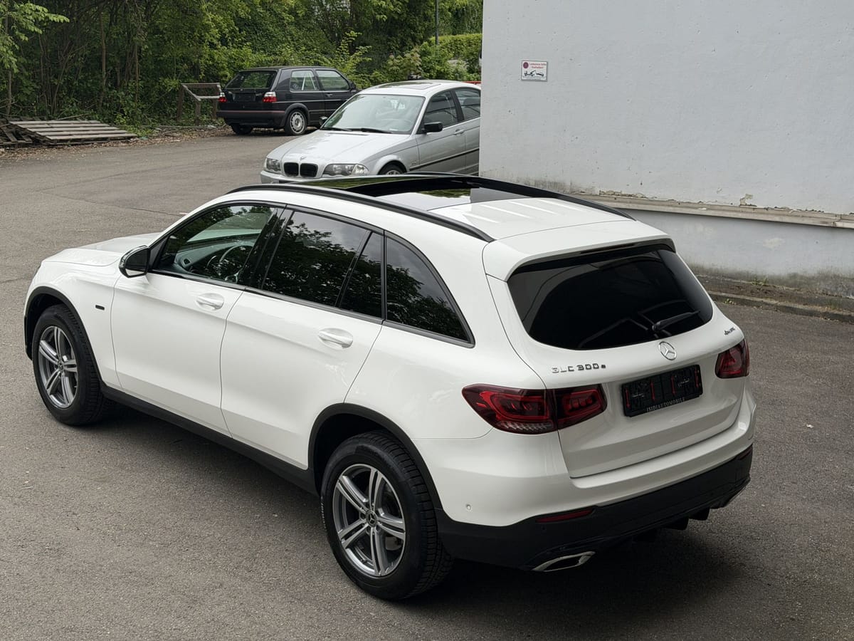 Mercedes-Benz GLC 300 e 4M AMG Night LED Pano MBUX Rü-Kamera foto 4