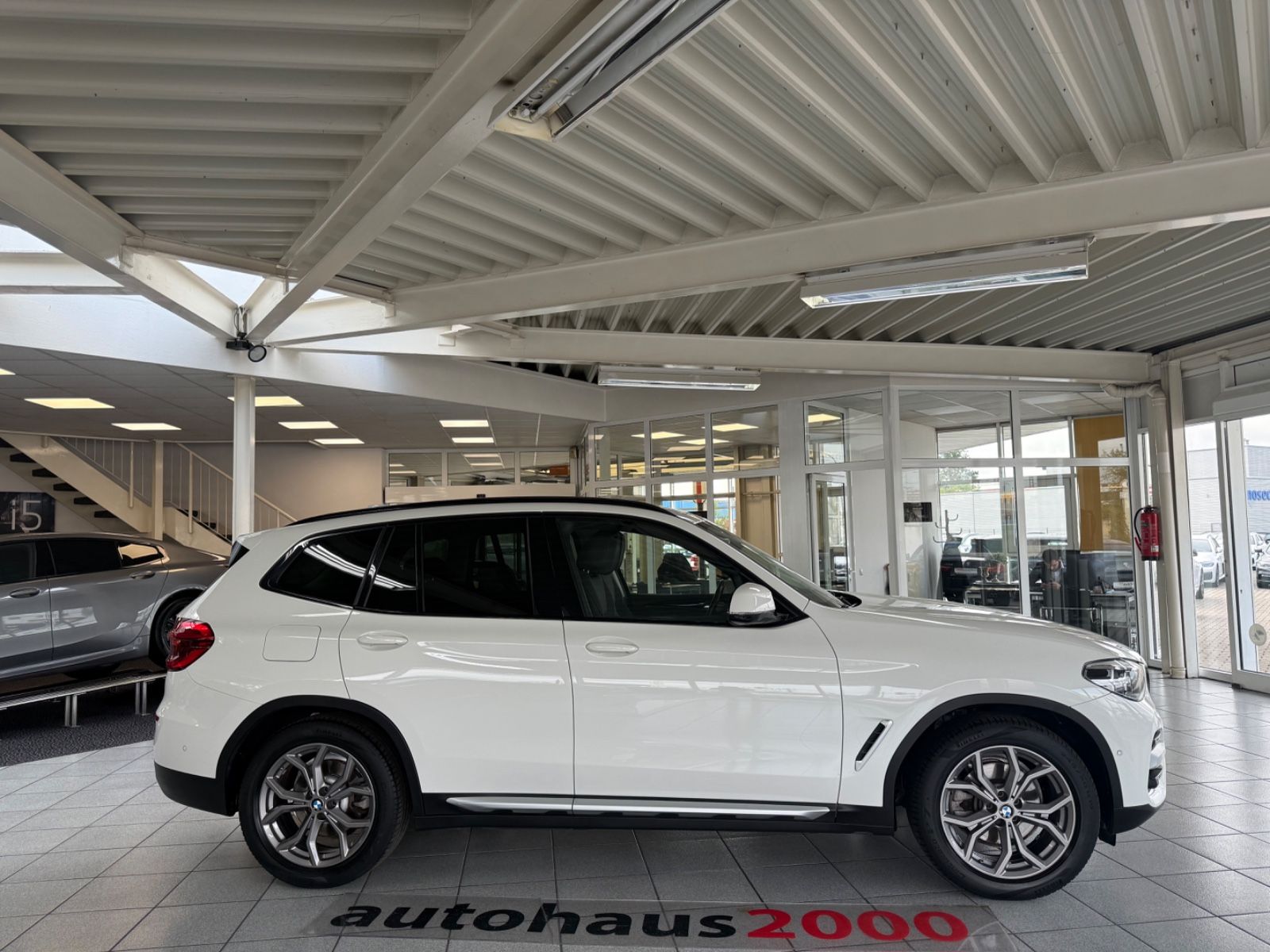 BMW X3 xDrive 20d xLine AUT. LED CAM AHK MEMORY foto 2