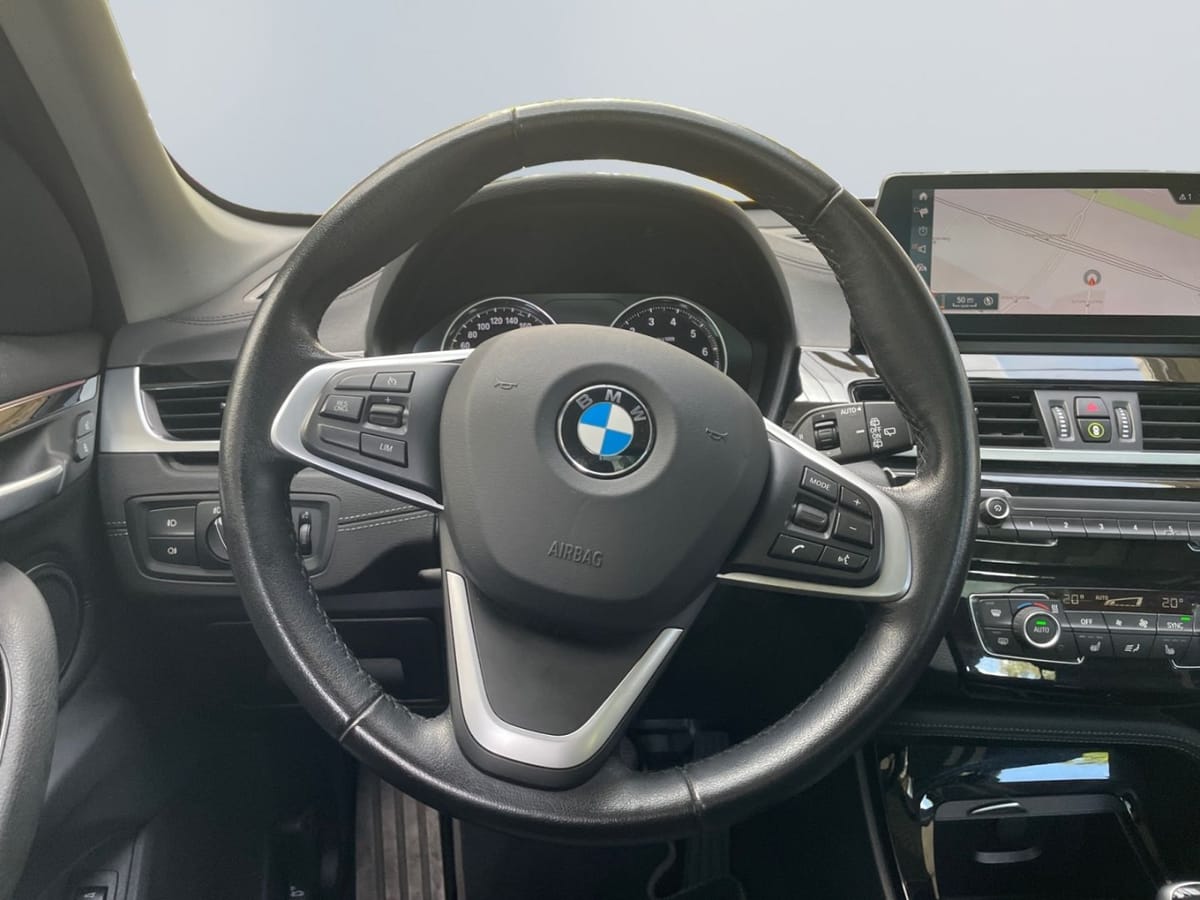 BMW X1 sDrive20i Sport Line PANO SHZ PDC ACC foto 12