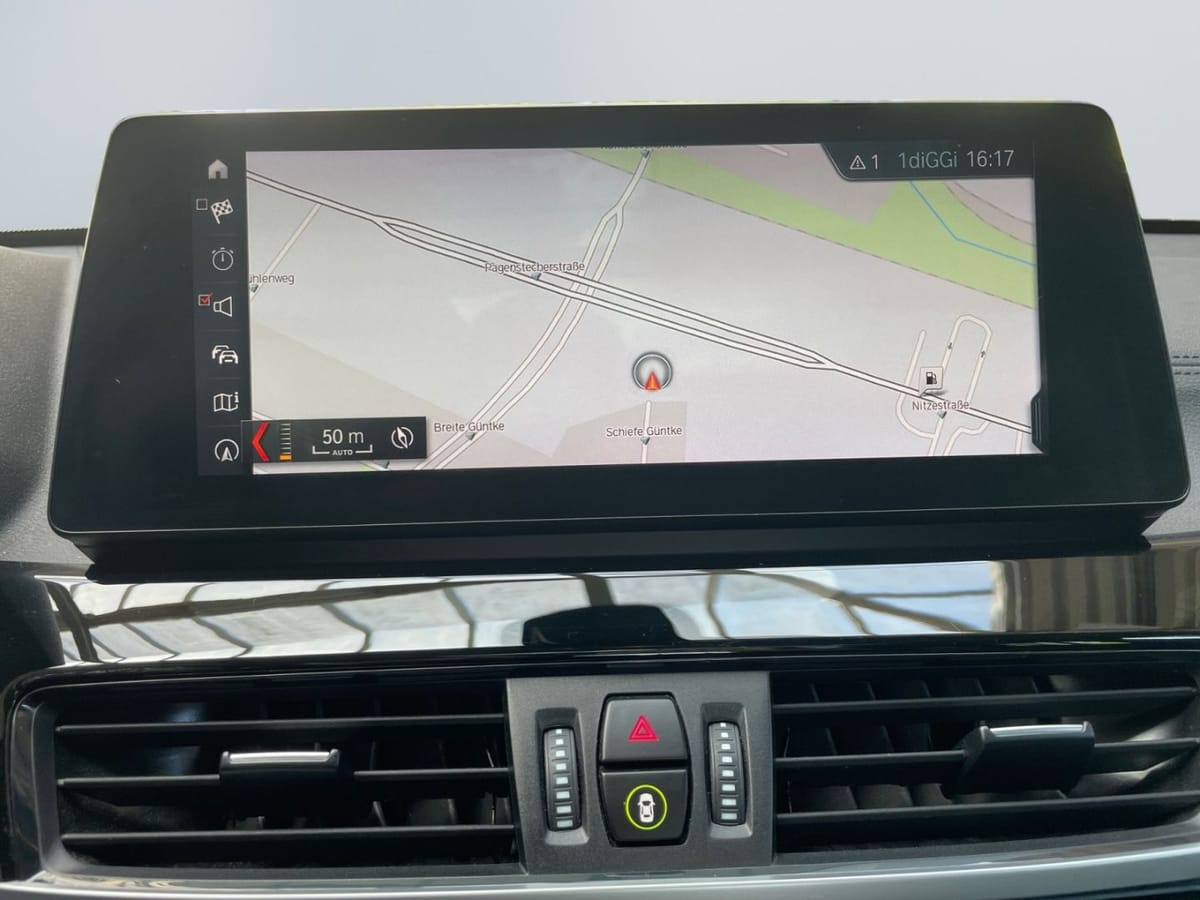 BMW X1 sDrive20i Sport Line PANO SHZ PDC ACC foto 15
