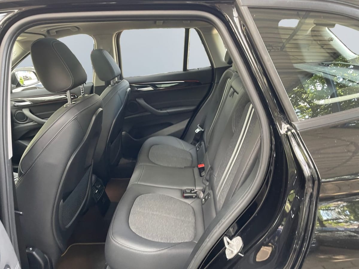 BMW X1 sDrive20i Sport Line PANO SHZ PDC ACC foto 16