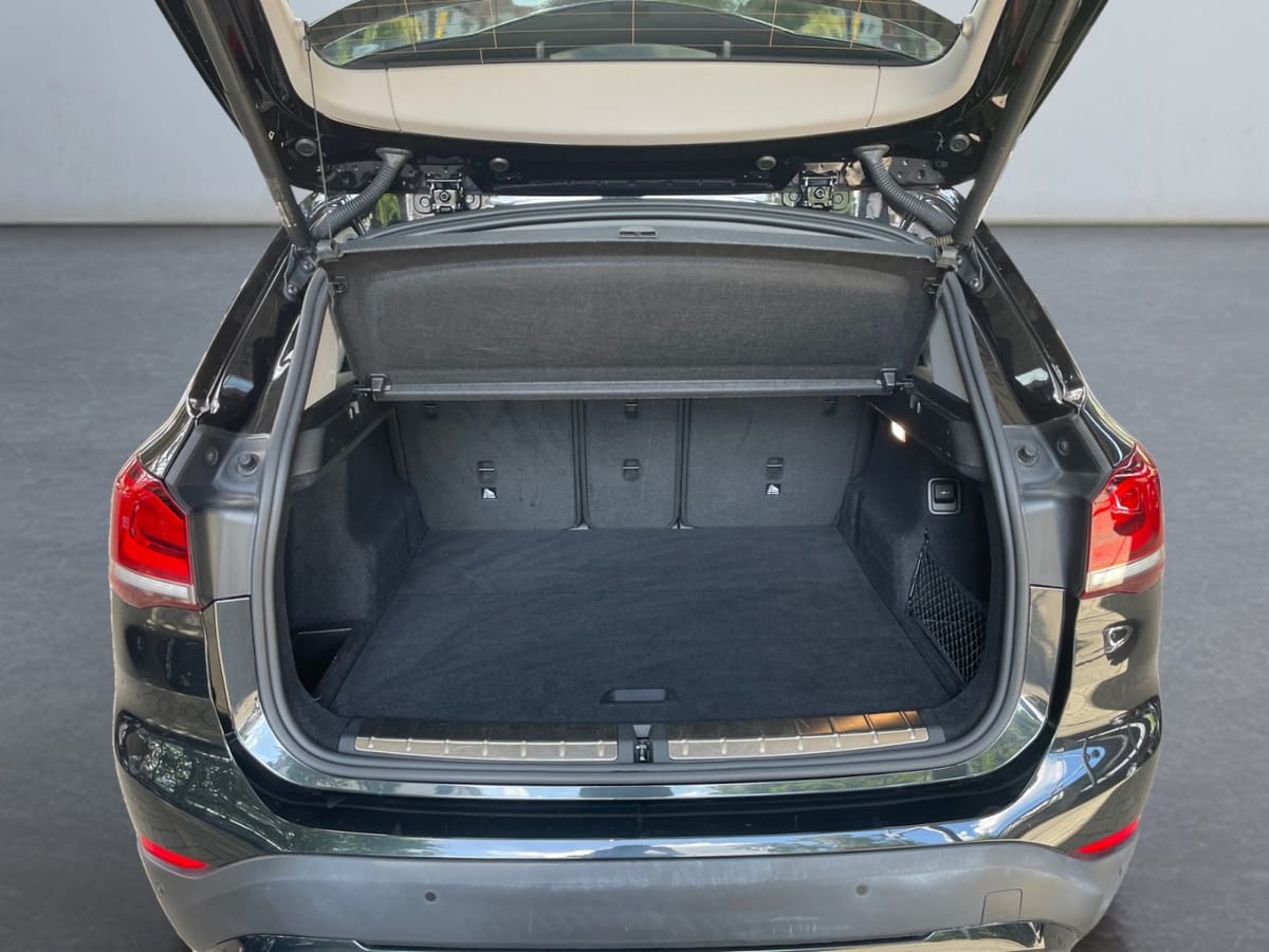 BMW X1 sDrive20i Sport Line PANO SHZ PDC ACC foto 17