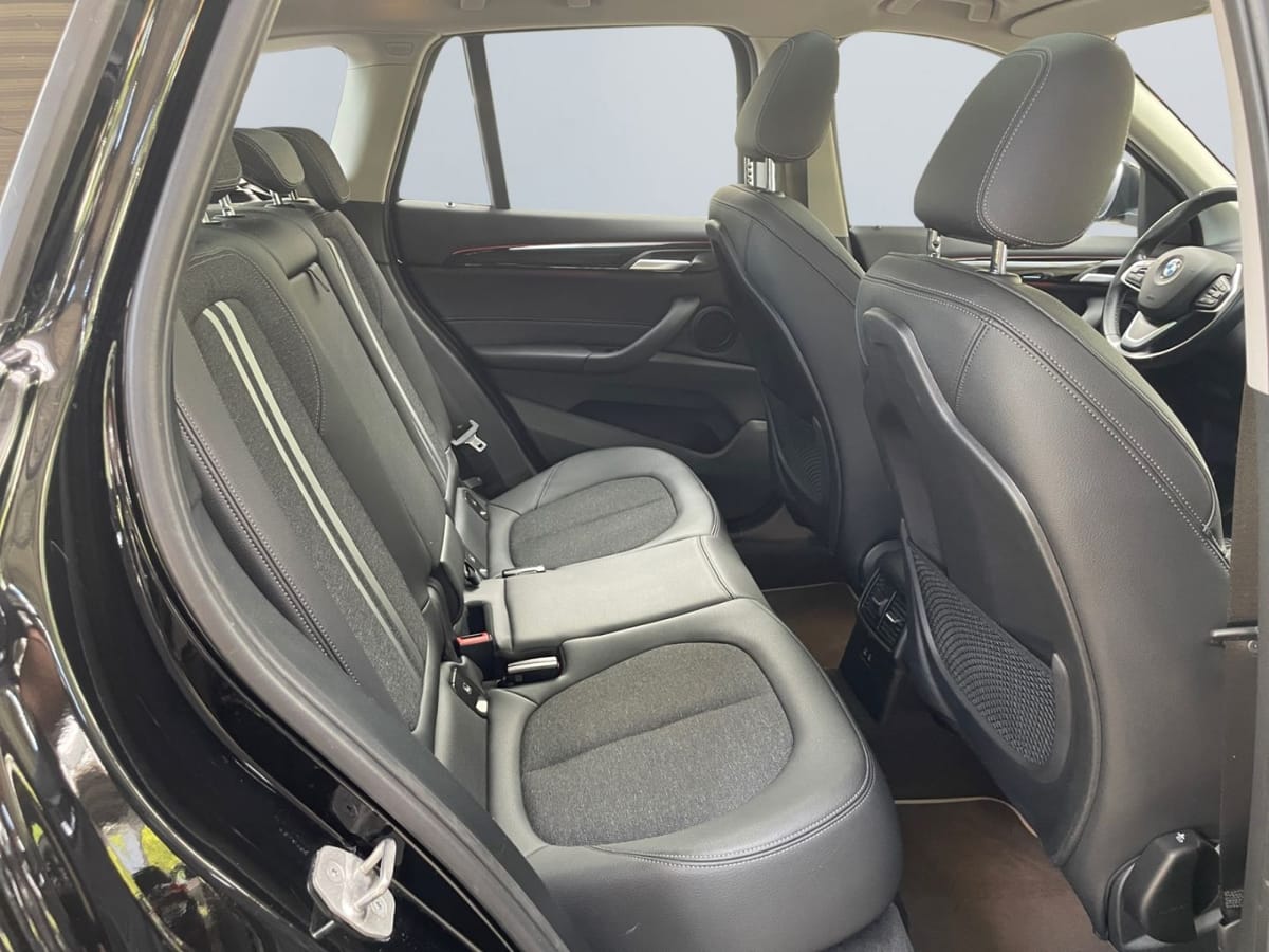 BMW X1 sDrive20i Sport Line PANO SHZ PDC ACC foto 19