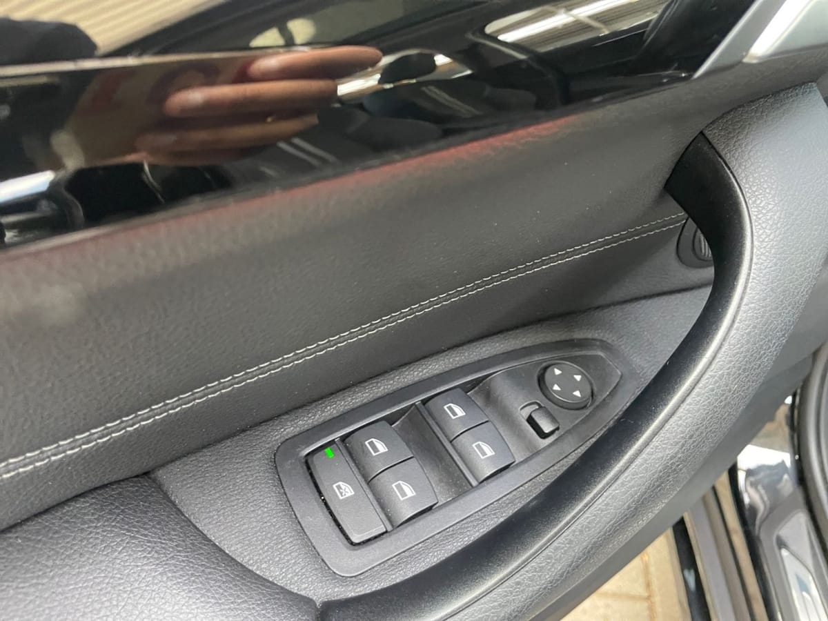 BMW X1 sDrive20i Sport Line PANO SHZ PDC ACC foto 22