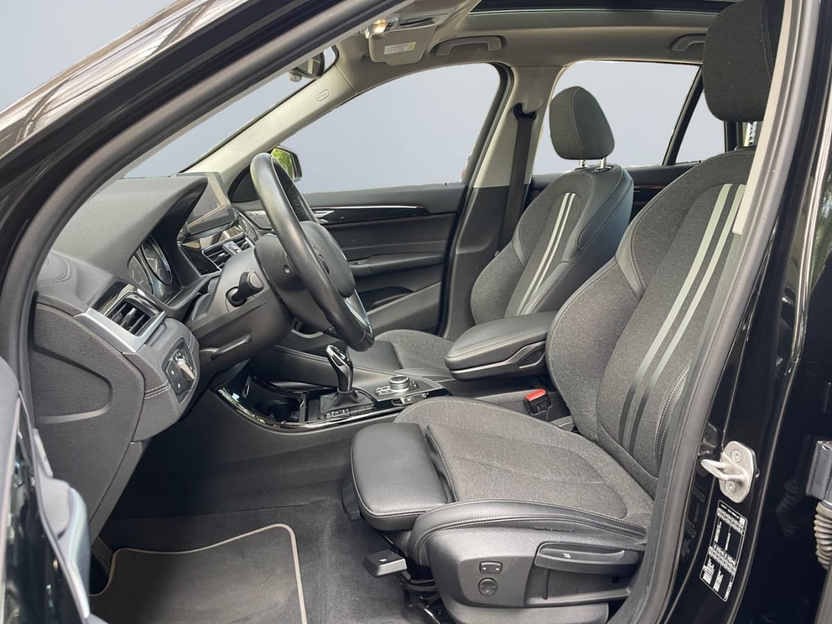BMW X1 sDrive20i Sport Line PANO SHZ PDC ACC foto 9