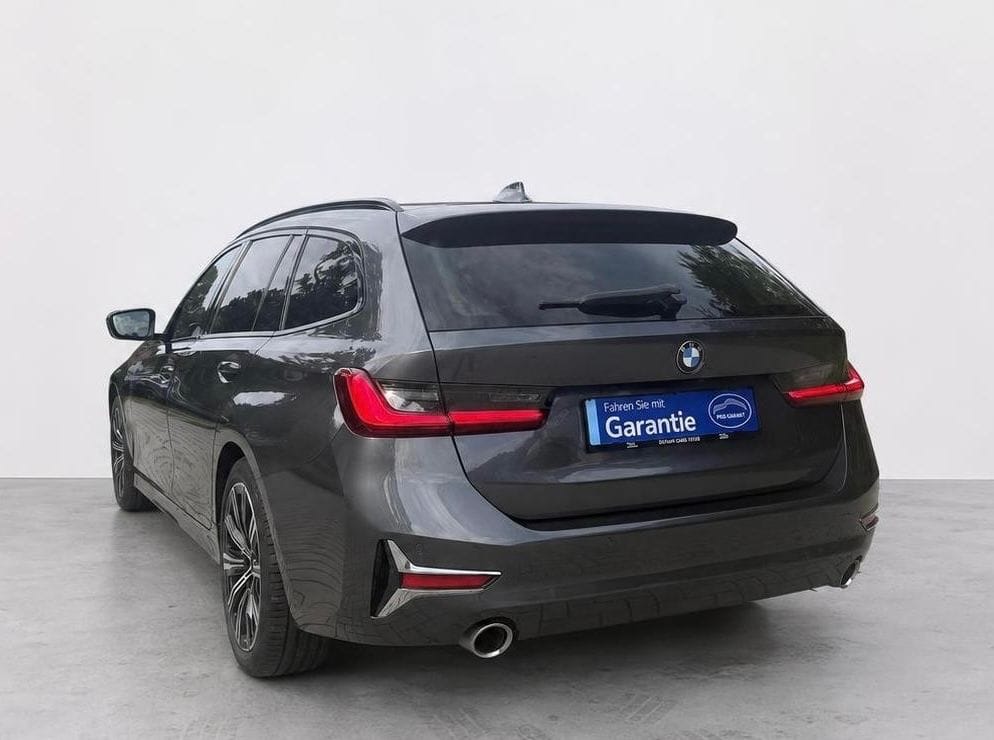 BMW 320d xDrive Luxury PANO HUD AHK HARMAN&KARDON foto 2