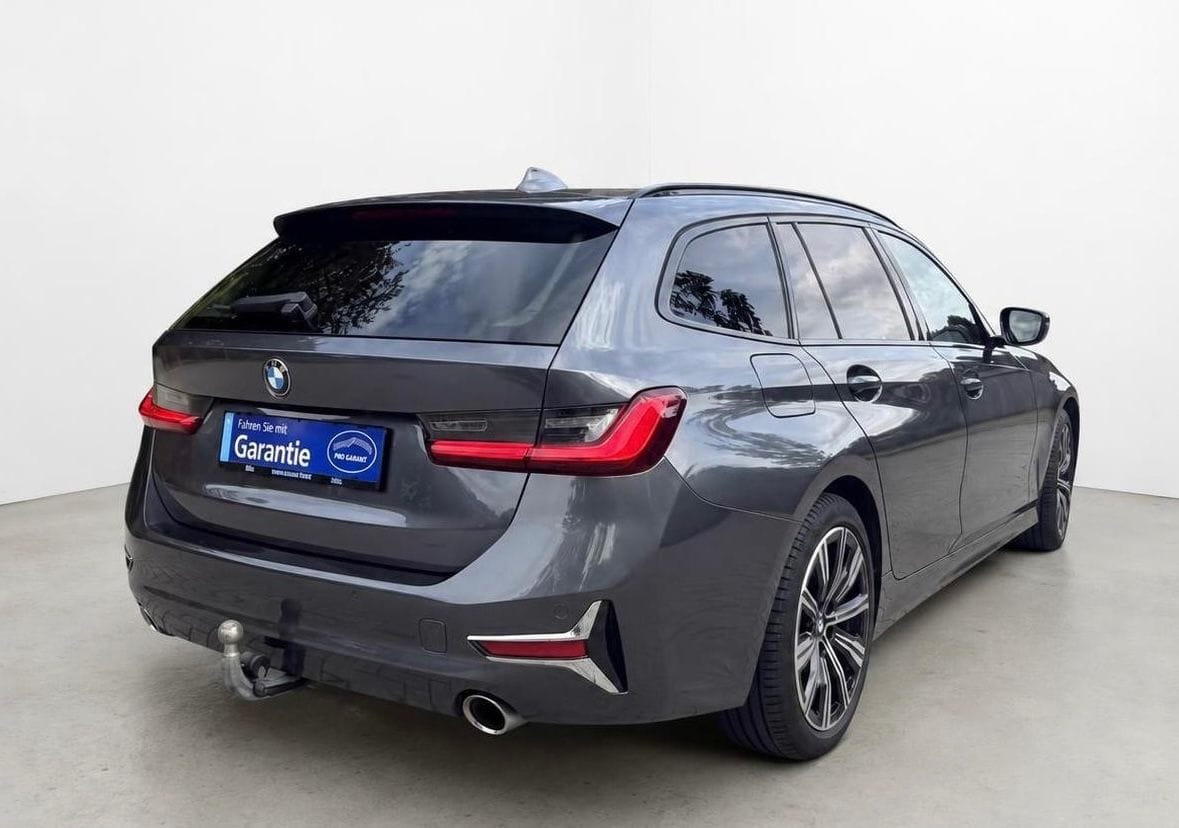 BMW 320d xDrive Luxury PANO HUD AHK HARMAN&KARDON foto 4