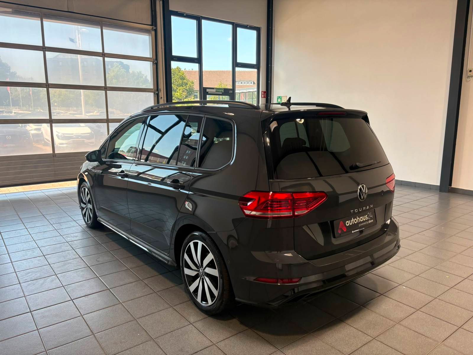 Volkswagen Touran 1.5 TSI Highline DSG ACC Kamera Navi foto 4
