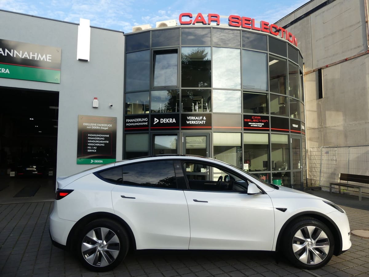 Tesla Model Y Long Range Dual AWD 378KW PANO LED KAM foto 4