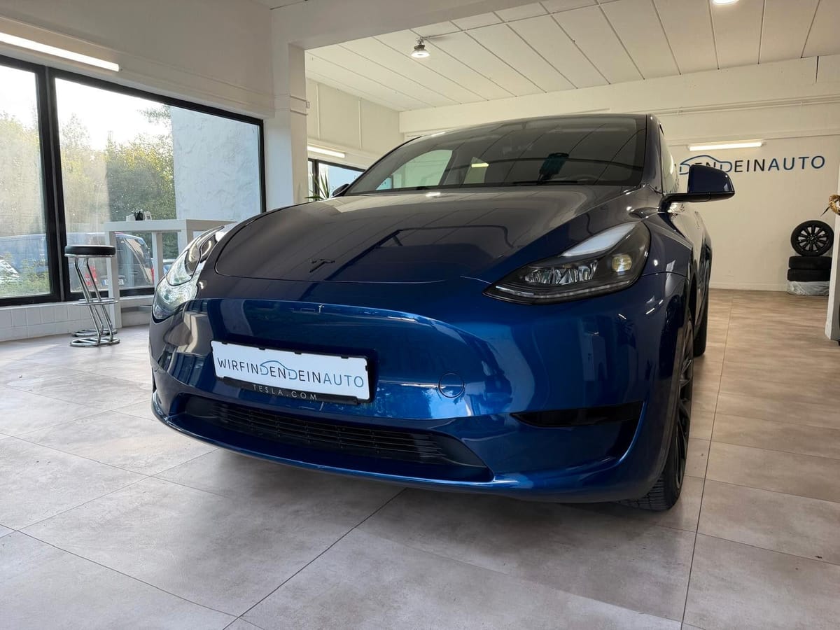 Tesla Model Y RWD Premium Matrix Autopilot AHK 20 Zoll foto 2