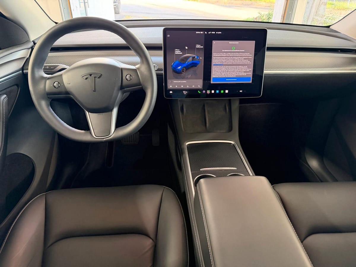 Tesla Model Y RWD Premium Matrix Autopilot AHK 20 Zoll foto 16