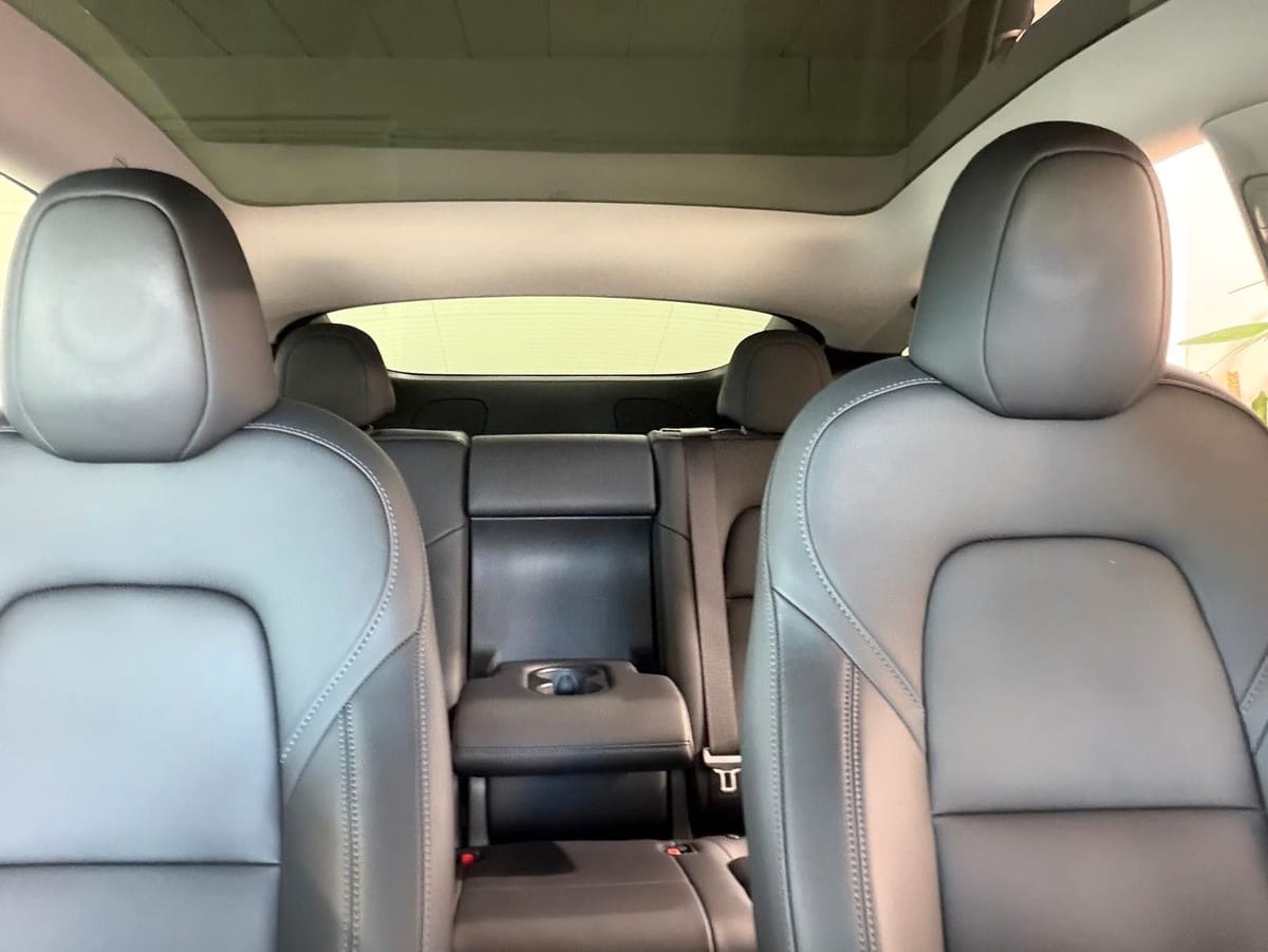 Tesla Model Y RWD Premium Matrix Autopilot AHK 20 Zoll foto 19