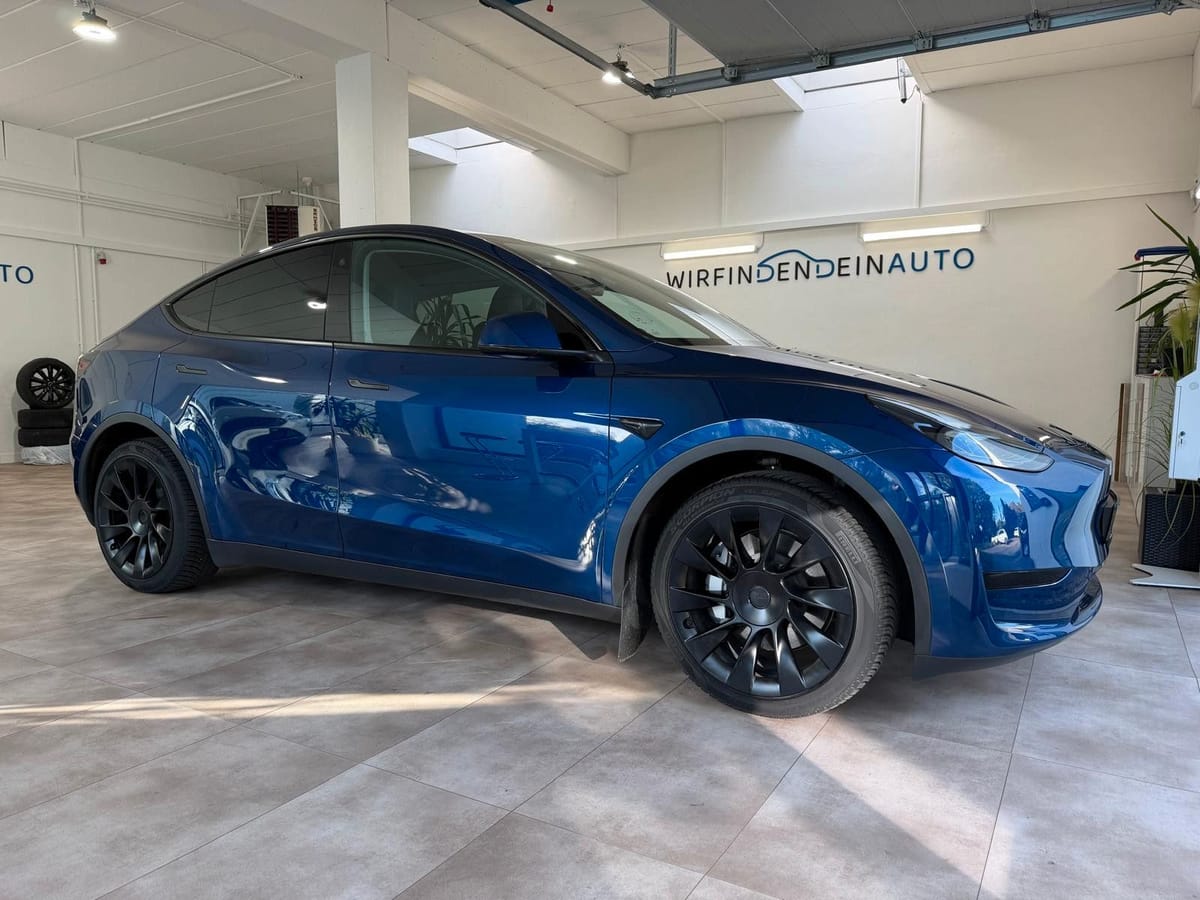 Tesla Model Y RWD Premium Matrix Autopilot AHK 20 Zoll foto 3