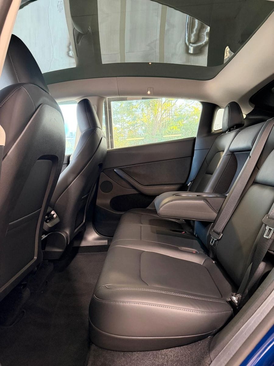Tesla Model Y RWD Premium Matrix Autopilot AHK 20 Zoll foto 23