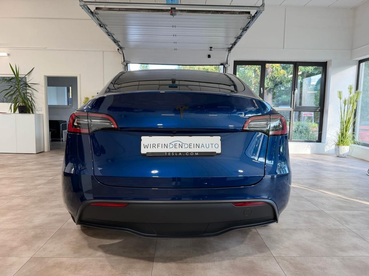 Tesla Model Y RWD Premium Matrix Autopilot AHK 20 Zoll foto 5
