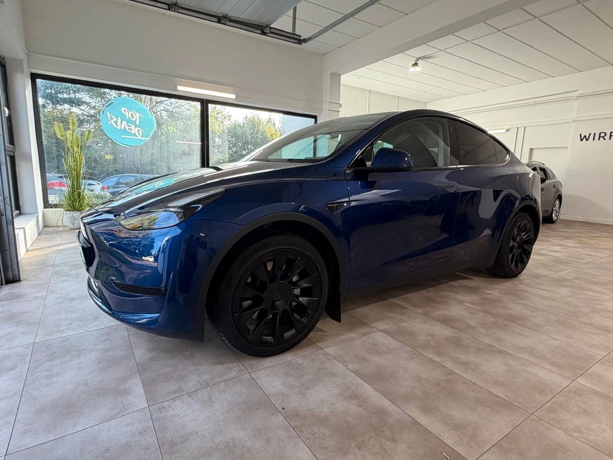 Tesla Model Y RWD Premium Matrix Autopilot AHK 20 Zoll foto 9