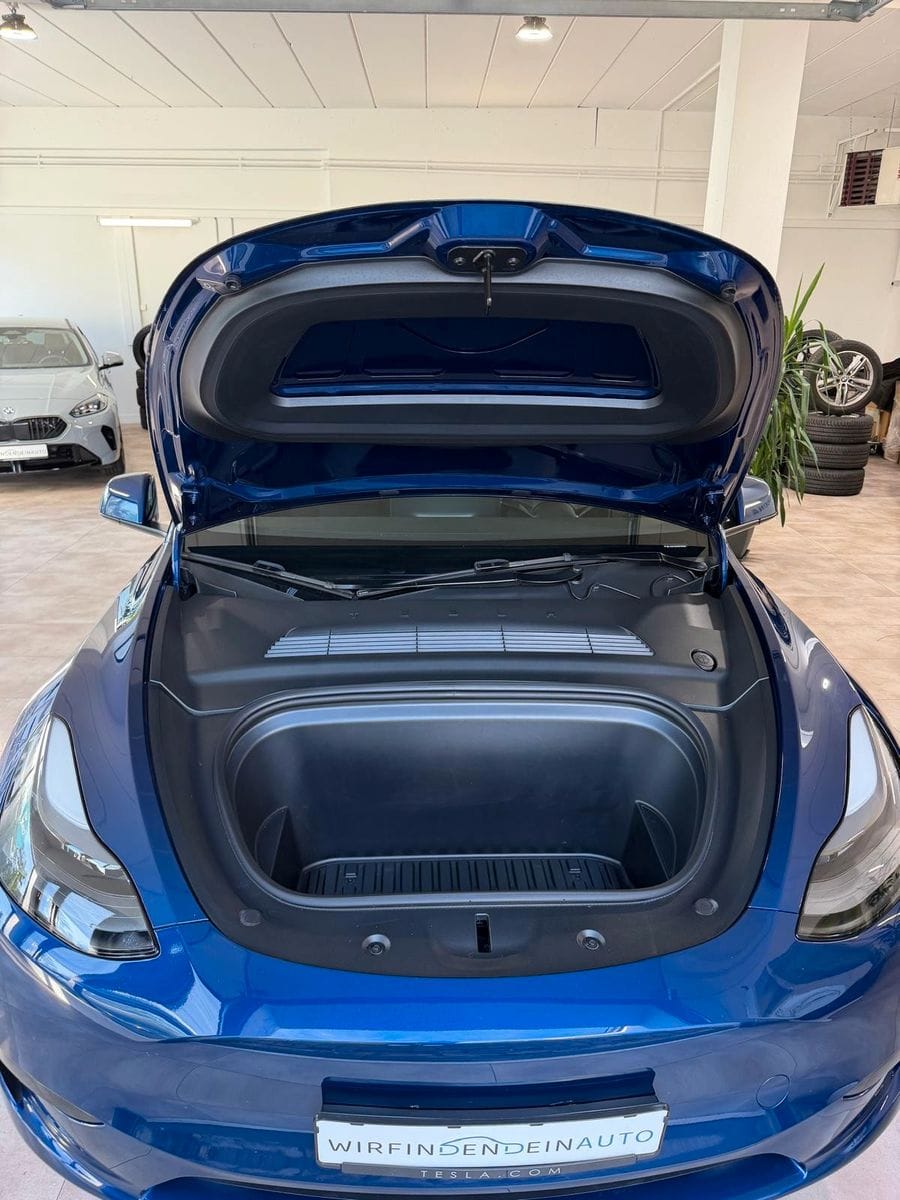 Tesla Model Y RWD Premium Matrix Autopilot AHK 20 Zoll foto 10