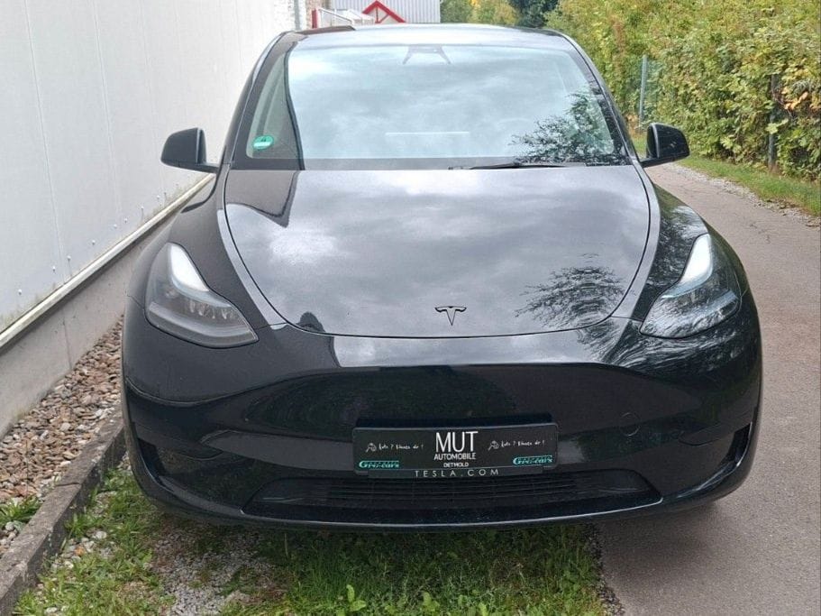 Tesla Model Y Basis RWD 20 ZOLL AHK SOH 96 % foto 2