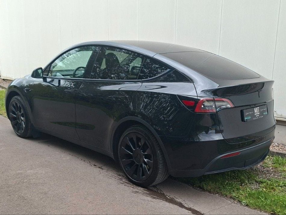 Tesla Model Y Basis RWD 20 ZOLL AHK SOH 96 % foto 4